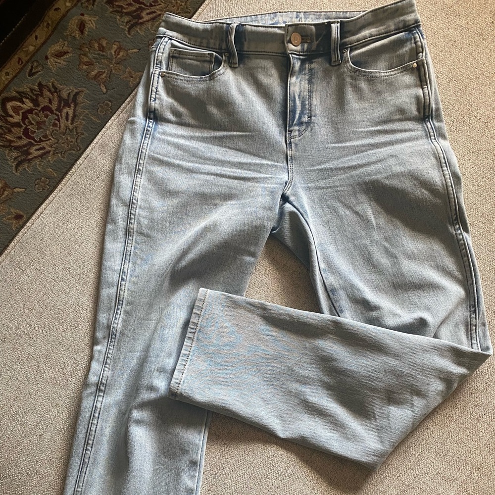 White House black market size 4 straight crop